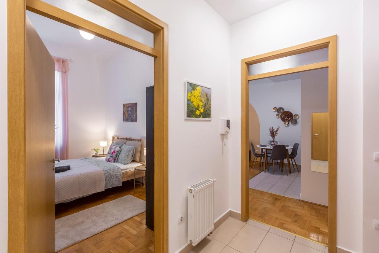 Cozy Home By Bella In The Heart Of Будапеща Екстериор снимка