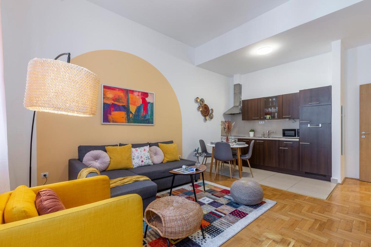 Cozy Home By Bella In The Heart Of Будапеща Екстериор снимка