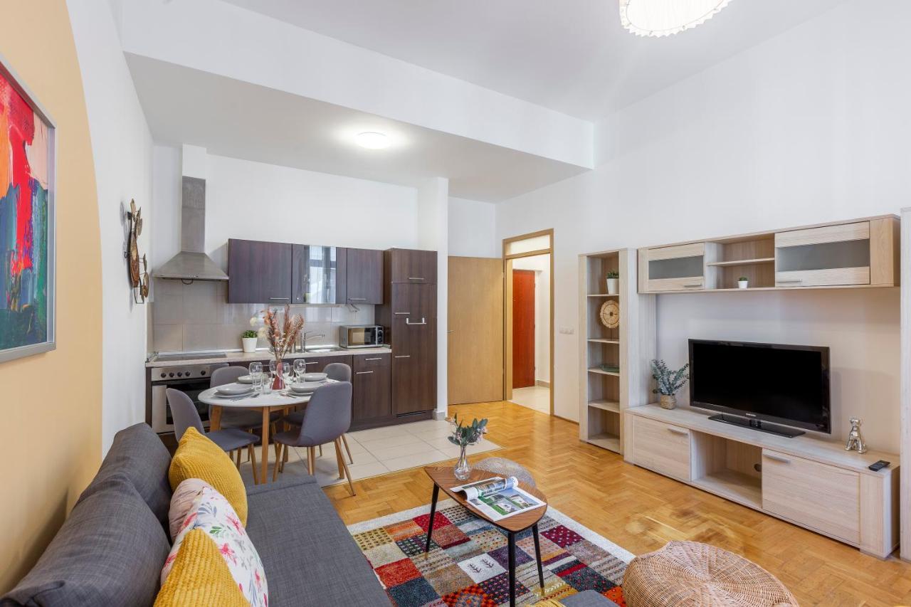 Cozy Home By Bella In The Heart Of Будапеща Екстериор снимка