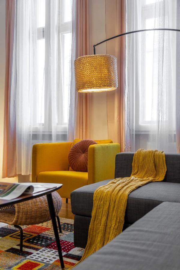 Cozy Home By Bella In The Heart Of Будапеща Екстериор снимка