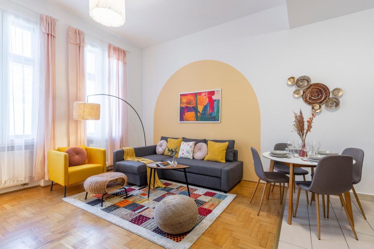 Cozy Home By Bella In The Heart Of Будапеща Екстериор снимка